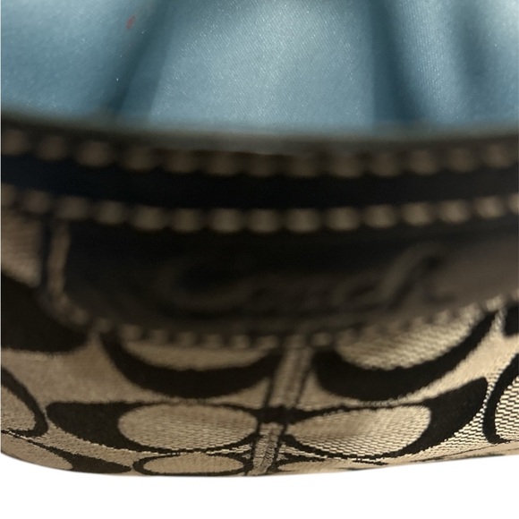 COACH classic crossbody swingpack with silver hardware - Picture 4 of 6